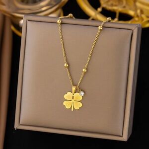 Gold Clover Pendant Necklace